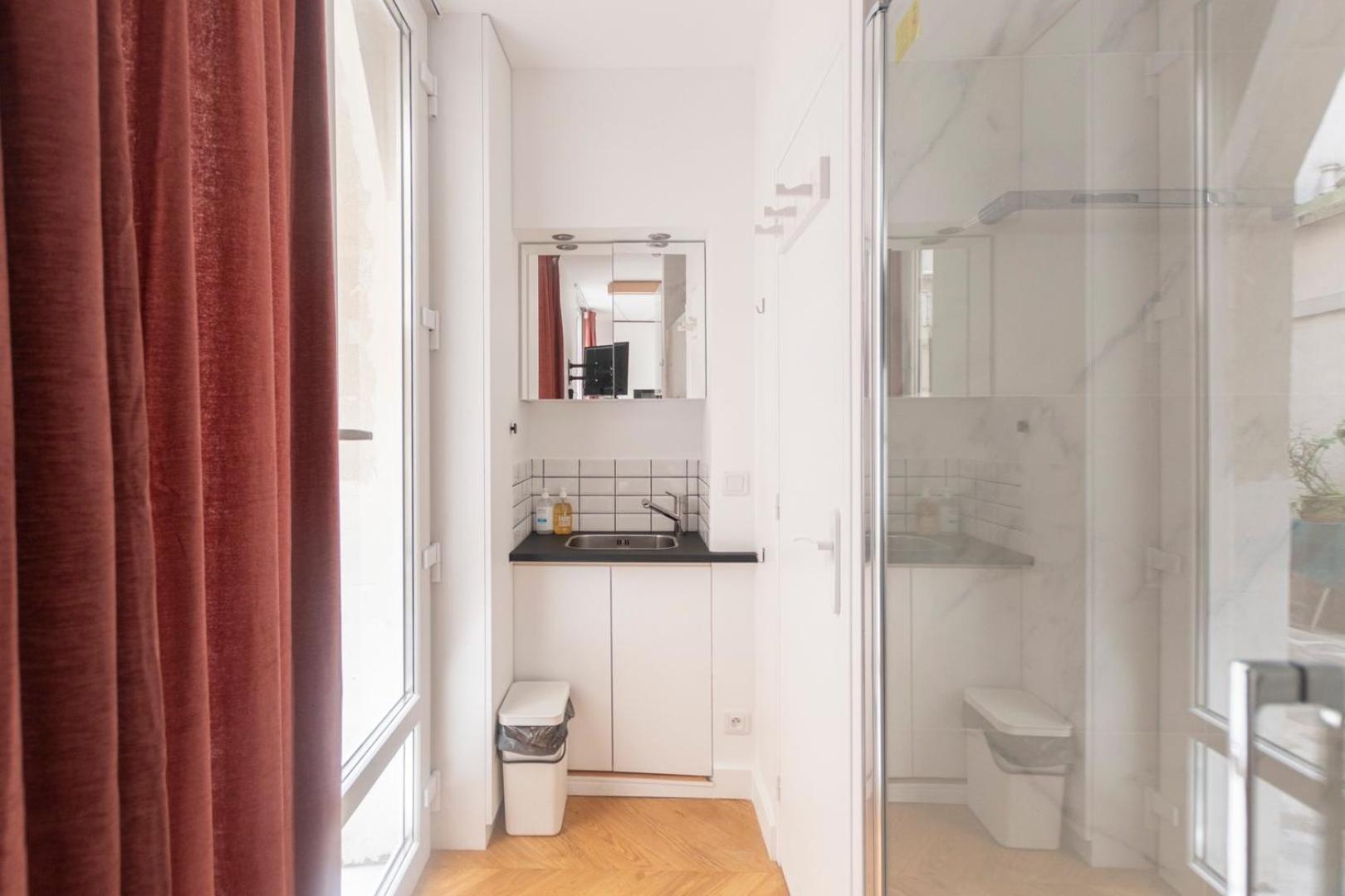 Super Central Mini Studio - 2 Pax, Murphy Bed Paris Exteriör bild